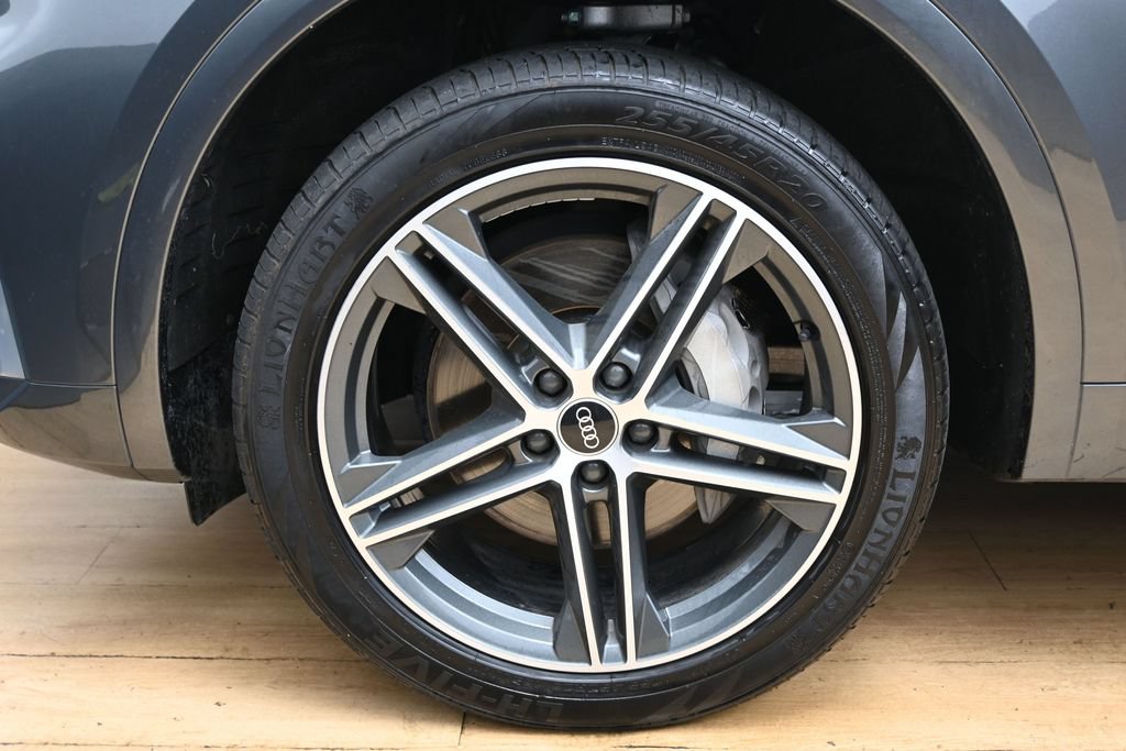 Used 2022 Audi Q5 e Premium w/ Convenience Package AWD/4WD image 16