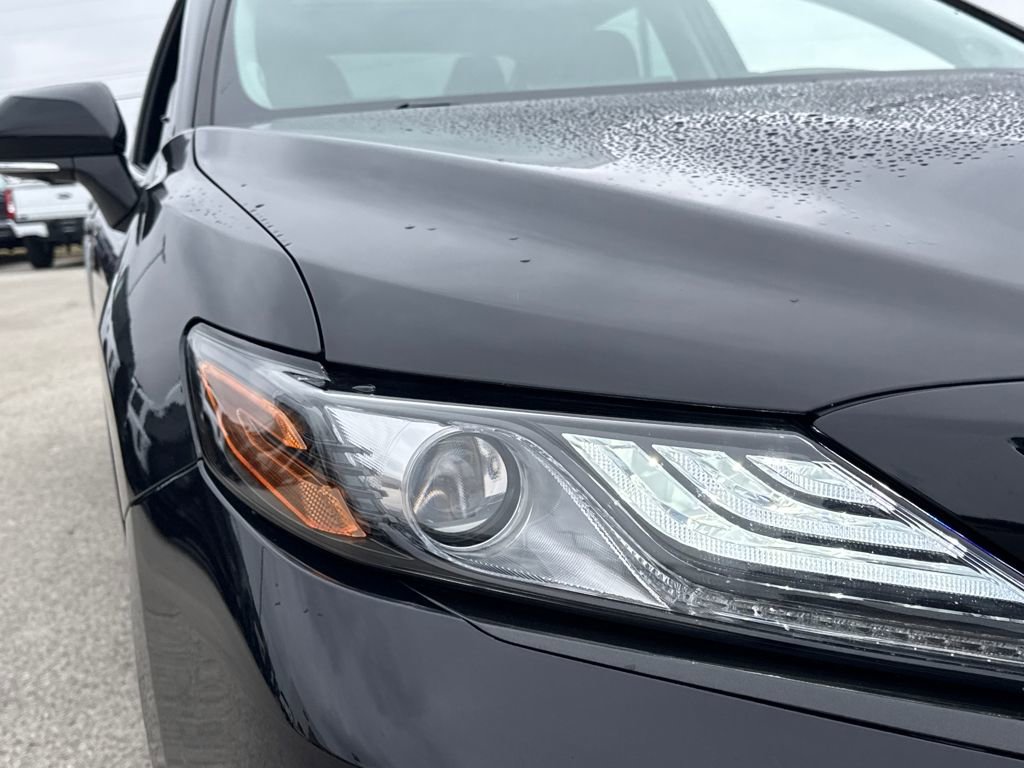 Used 2023 Toyota Camry XSE image 11