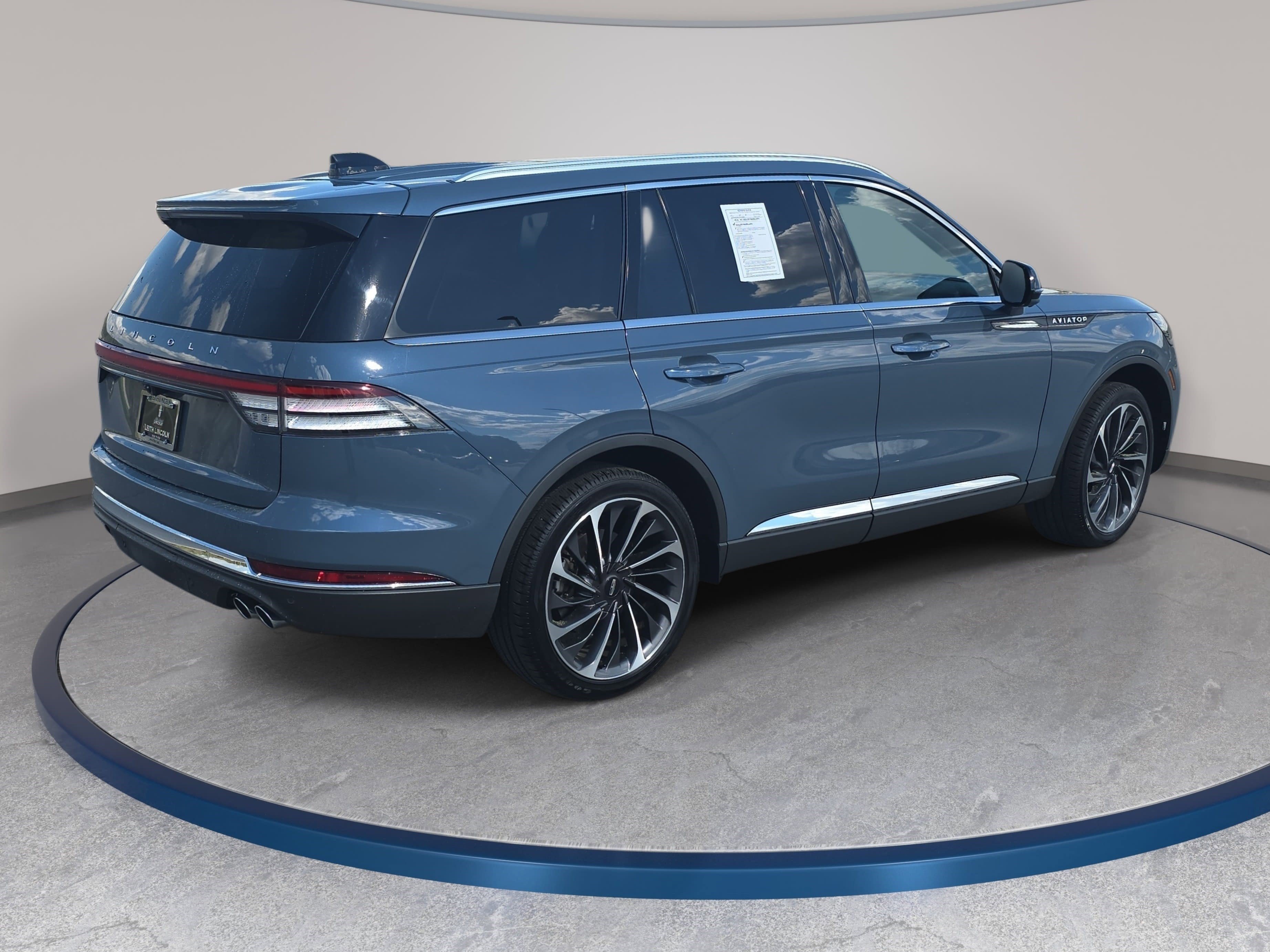 Certified 2025 Lincoln Aviator Reserve w/ Equipment Group 201A AWD/4WD image 5