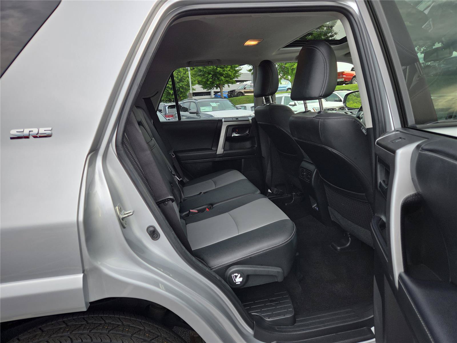 Used 2023 Toyota 4Runner SR5 Premium w/ Moonroof Package AWD/4WD image 29