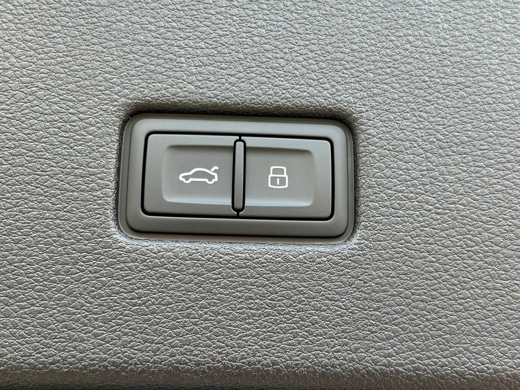 New 2026 Audi SQ8 Prestige AWD/4WD image 52