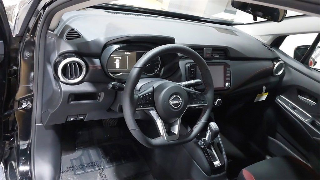 Used 2025 Nissan Versa SR w/ Trunk Package image 19