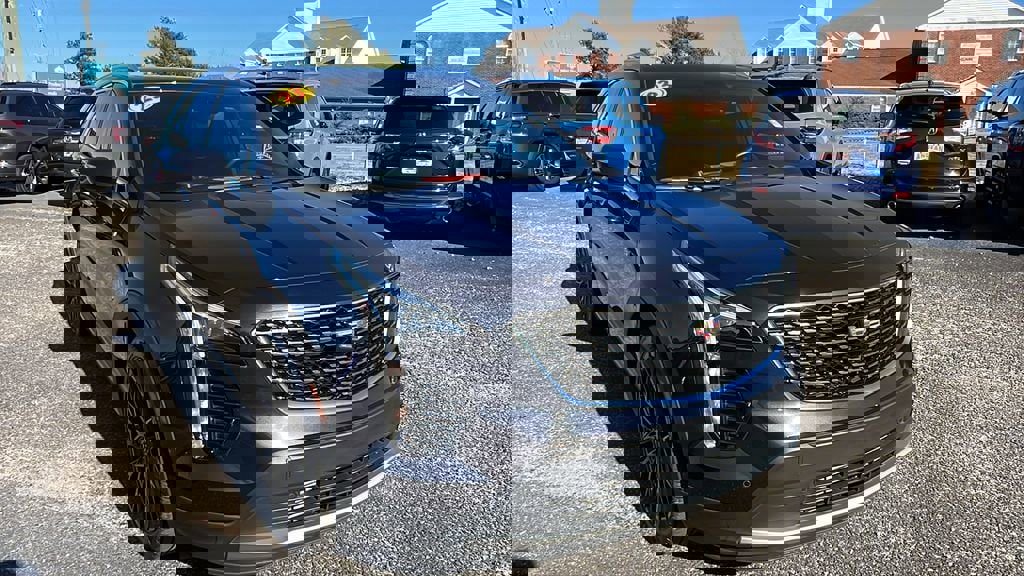 Used 2023 Cadillac XT4 Premium Luxury w/ Enhanced Visibility Package image 4