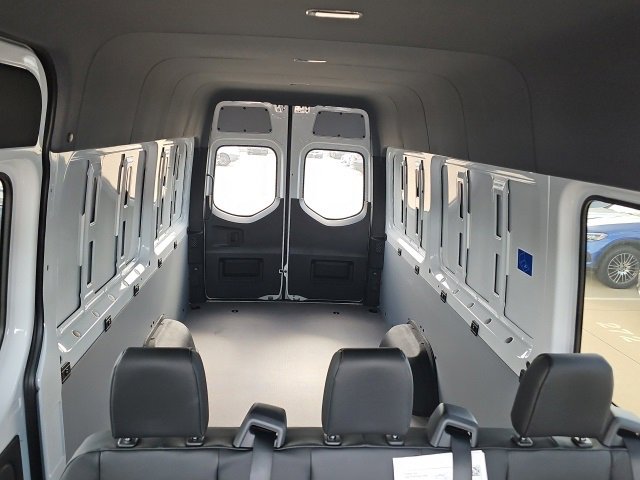 New 2026 Mercedes-Benz Sprinter 2500 image 17