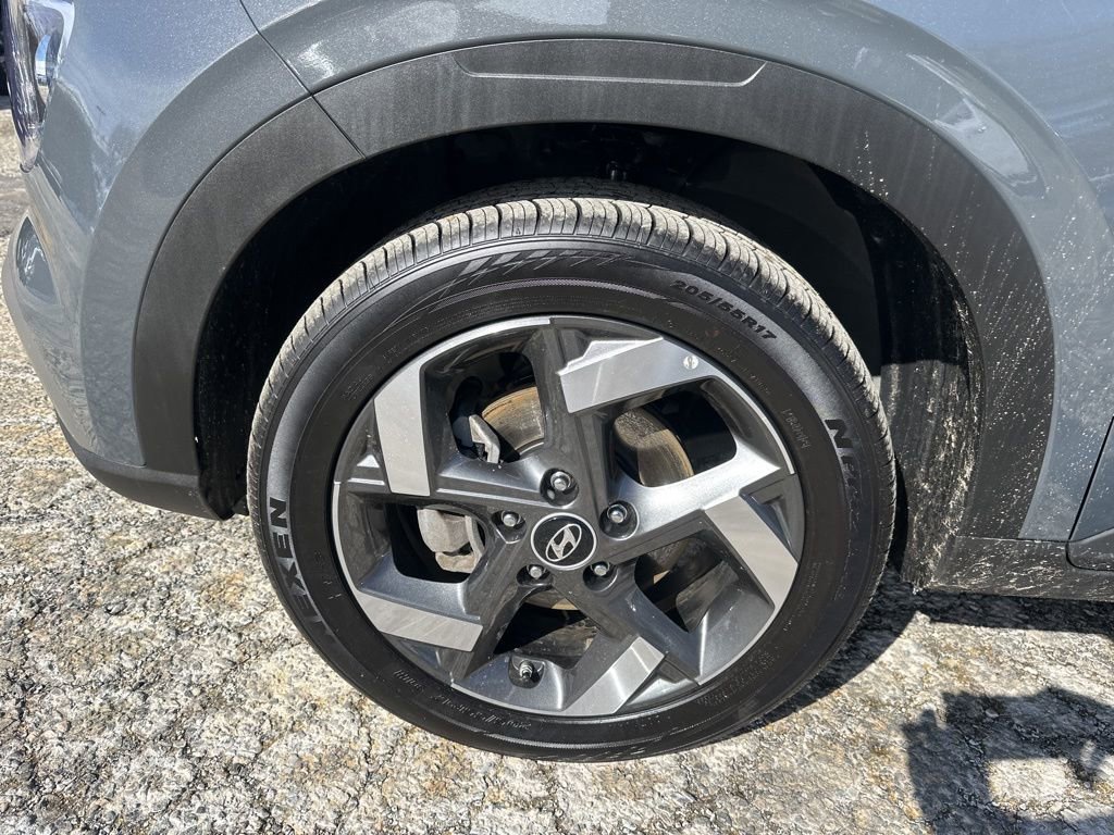 Used 2026 Hyundai Venue SEL image 28