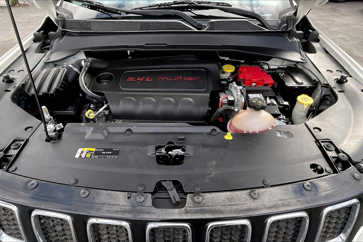 Used 2020 Jeep Compass Latitude FWD image 10