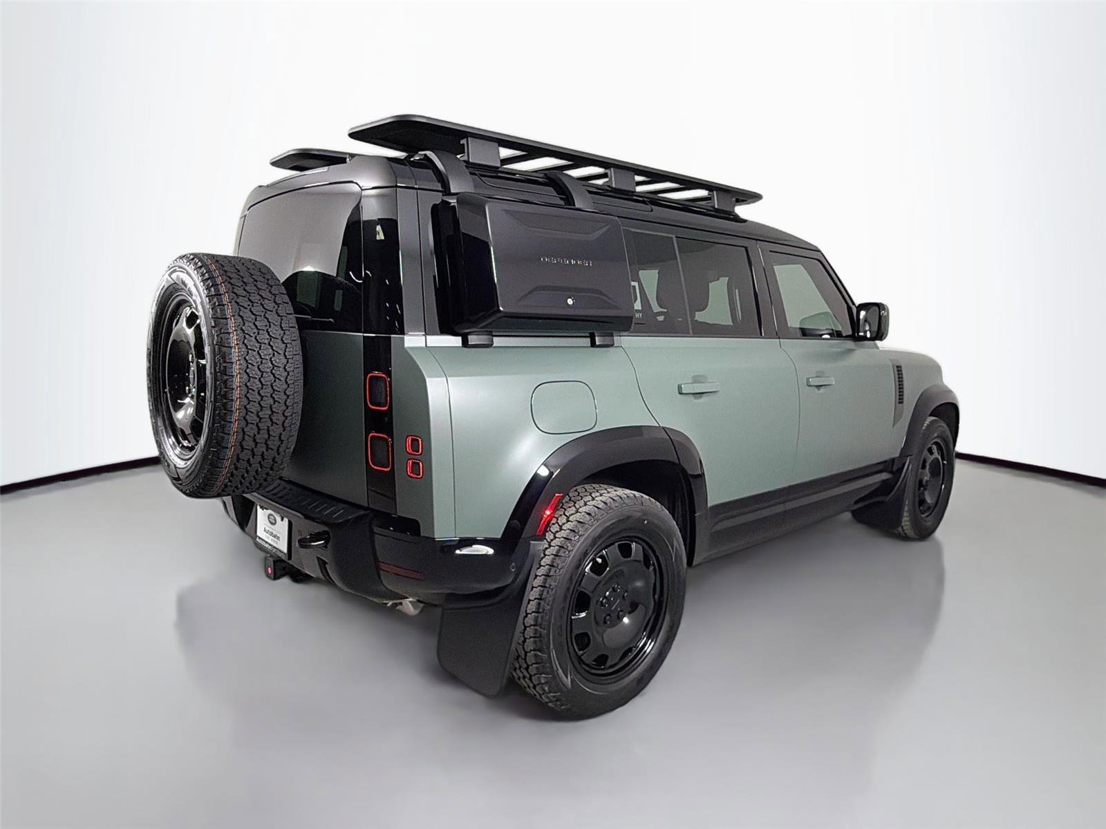 New 2026 Land Rover Defender 110 AWD/4WD image 5