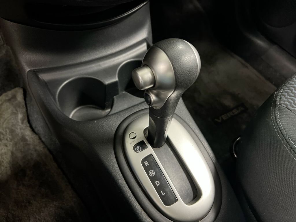 Used 2015 Nissan Versa Note SV FWD image 11