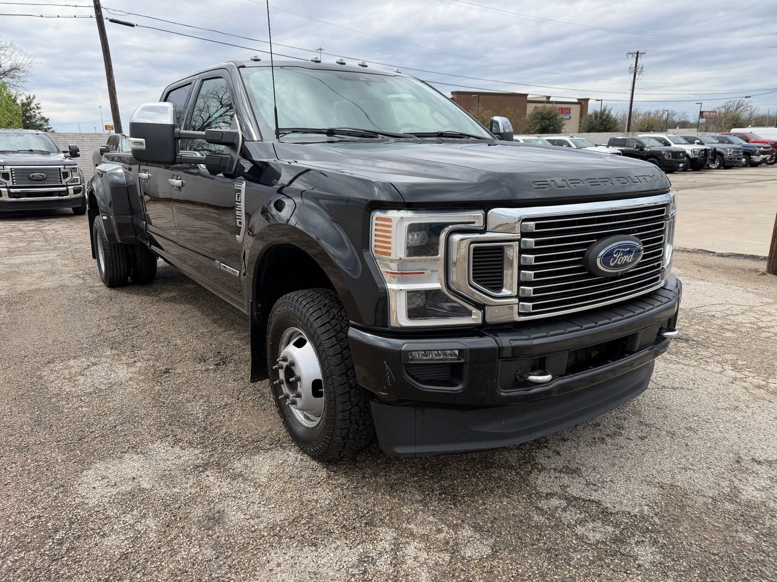 Used 2022 Ford F350 Platinum w/ FX4 Off-Road Package AWD/4WD image 9