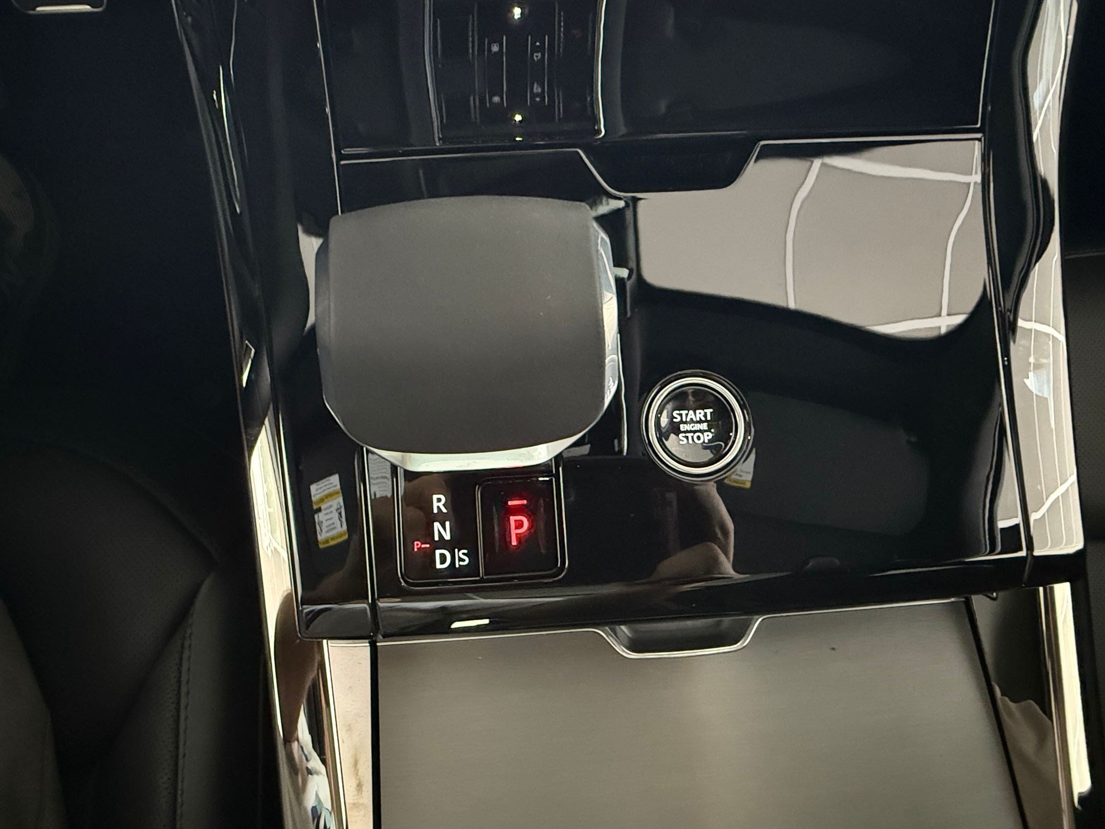 New 2026 Land Rover Range Rover Sport Dynamic SE AWD/4WD image 16