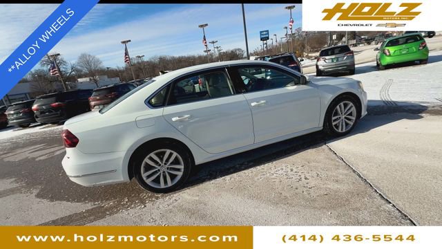 Used 2018 Volkswagen Passat 2.0T SE image 9