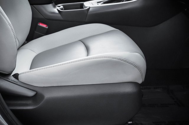 Used 2021 Toyota RAV4 XLE Premium image 24