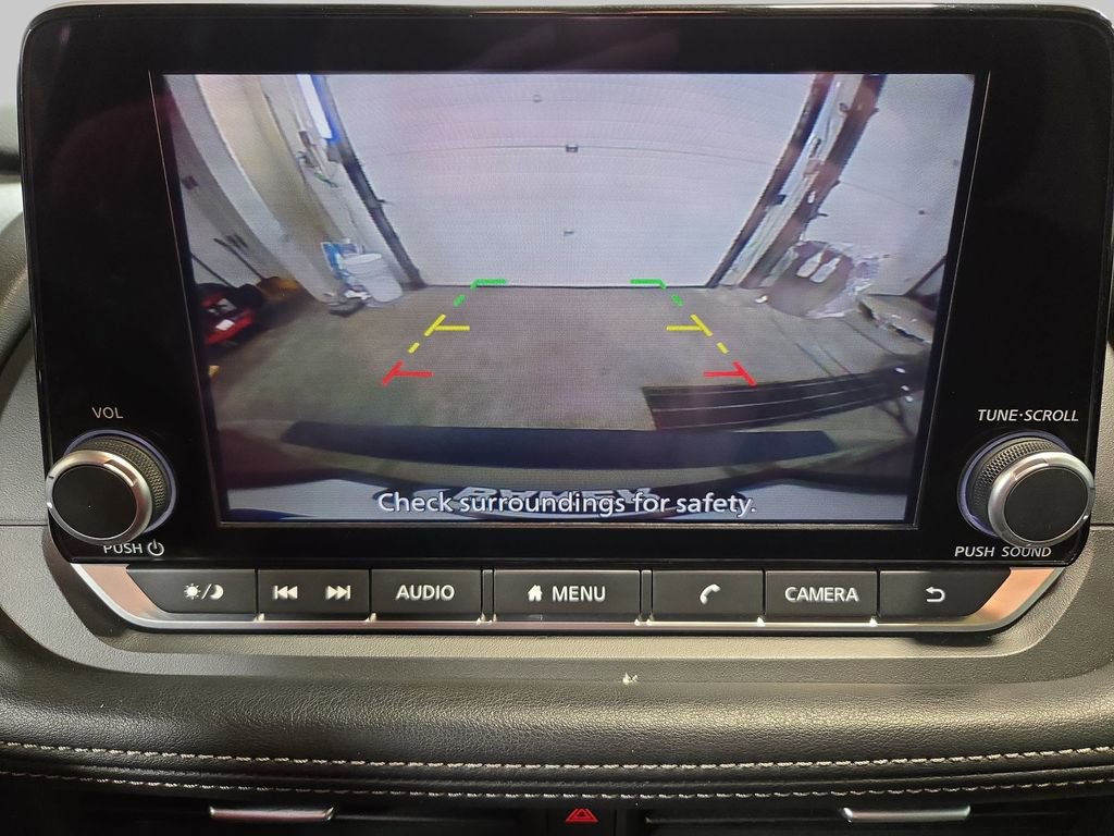 Used 2025 Nissan Rogue SV image 27