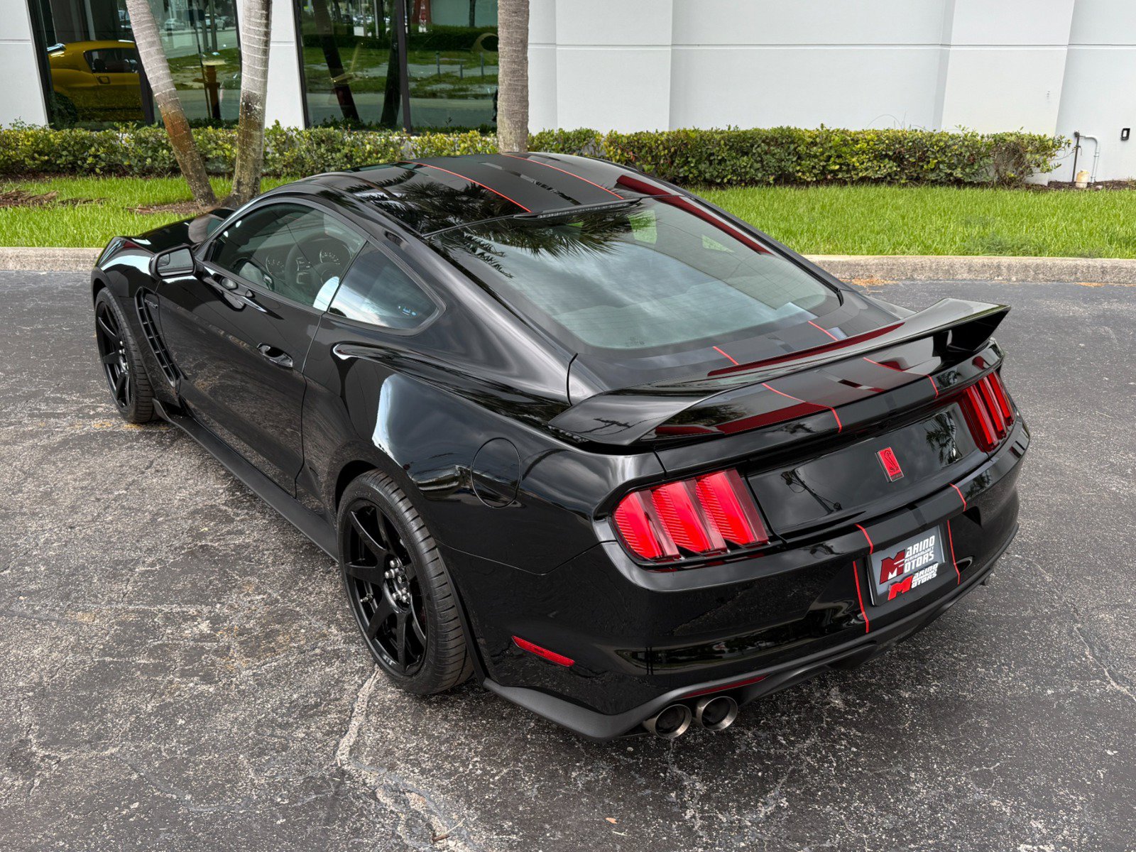 Used 2017 Ford Mustang Shelby GT350R w/ GT350R Equipment Group 920A RWD image 16