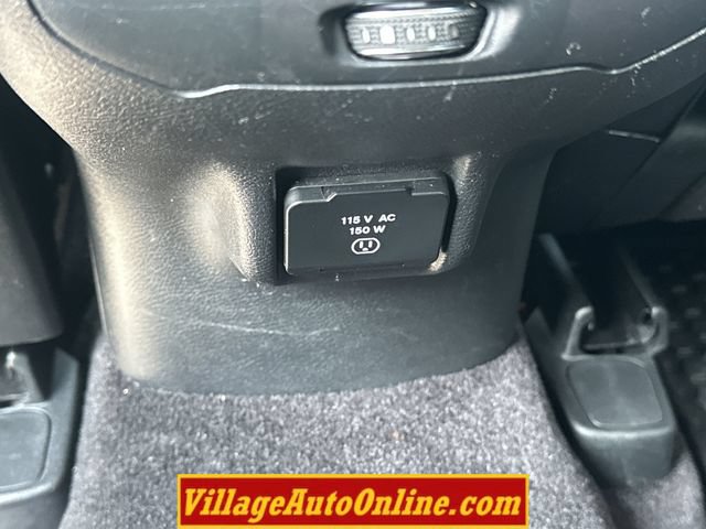 Used 2017 Jeep Cherokee Latitude w/ Comfort/Convenience Group AWD/4WD image 31