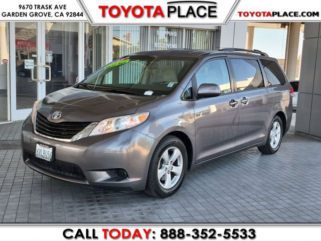Used 2013 Toyota Sienna LE w/ Towing Pkg