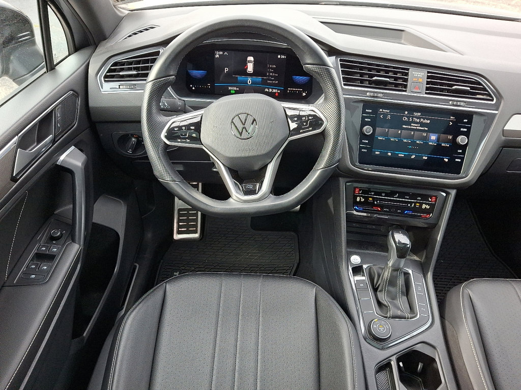 Used 2023 Volkswagen Tiguan SE R-Line image 21