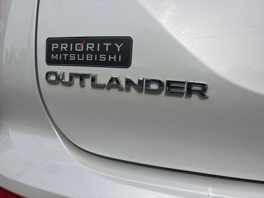 Used 2023 Mitsubishi Outlander SEL AWD/4WD image 29
