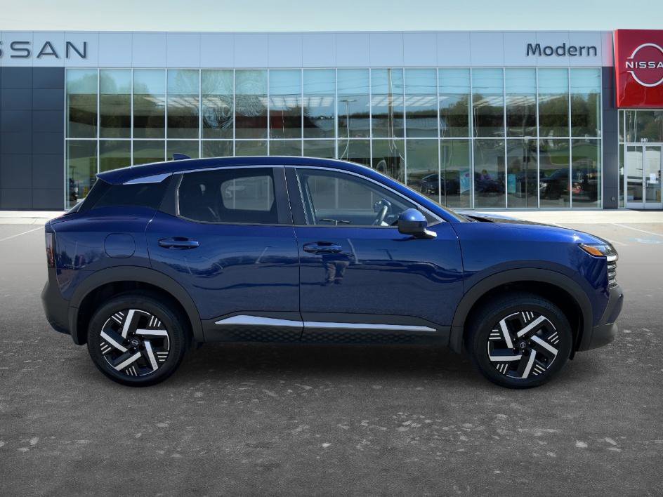 Certified 2025 Nissan Kicks SV image 4