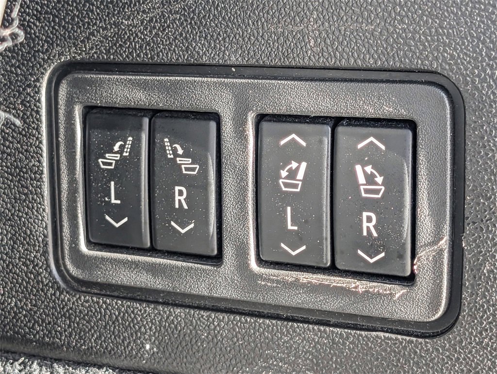 Used 2023 Cadillac XT6 Premium Luxury image 21