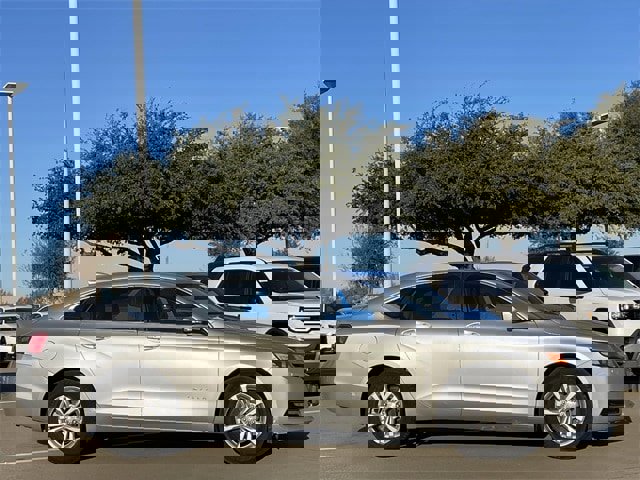 Used 2018 Chevrolet Impala LT image 3