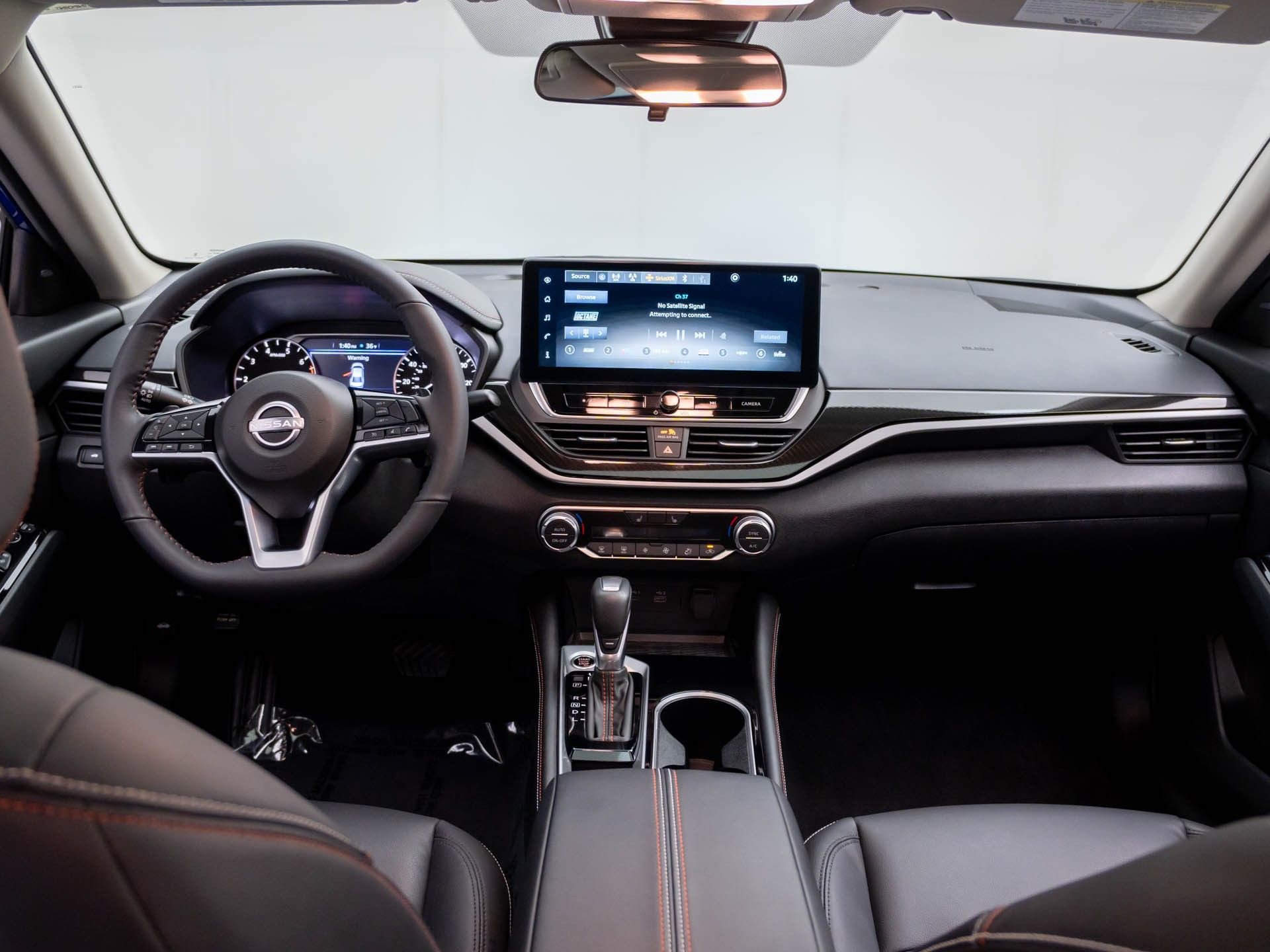 Used 2025 Nissan Altima 2.5 SR w/ SR Premium Package image 11