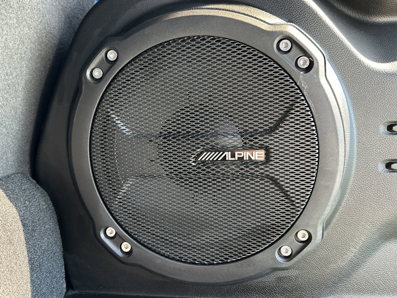 Used 2024 Jeep Wrangler Unlimited Sahara w/ Technology Group image 28