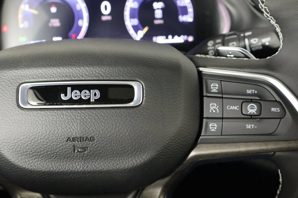 New 2027 Jeep Grand Cherokee Altitude AWD/4WD image 10
