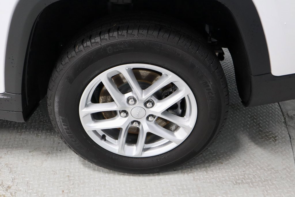 Used 2025 Jeep Grand Cherokee L Laredo w/ Luxury Tech Group I image 19