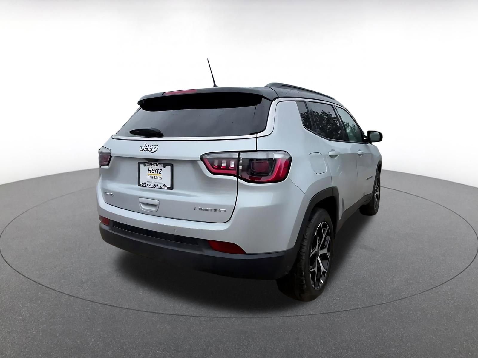 Used 2025 Jeep Compass Limited AWD/4WD image 14