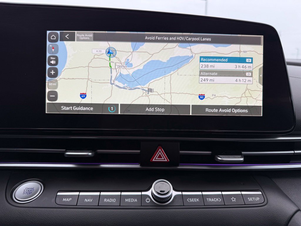 Used 2025 Hyundai Elantra Limited FWD image 6