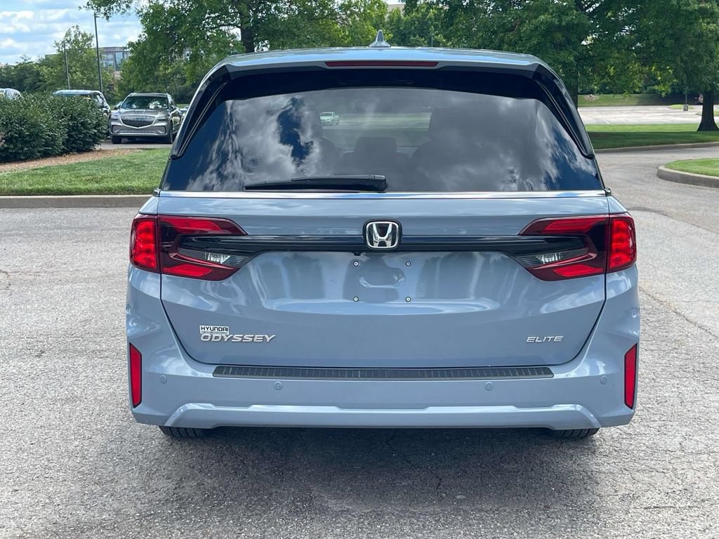 Used 2025 Honda Odyssey Elite image 6