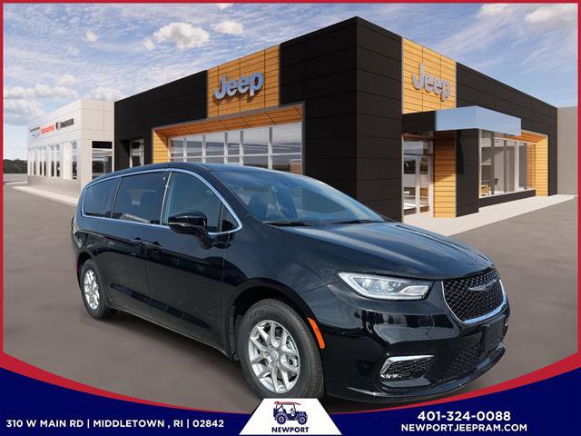 New 2026 Chrysler Pacifica Select