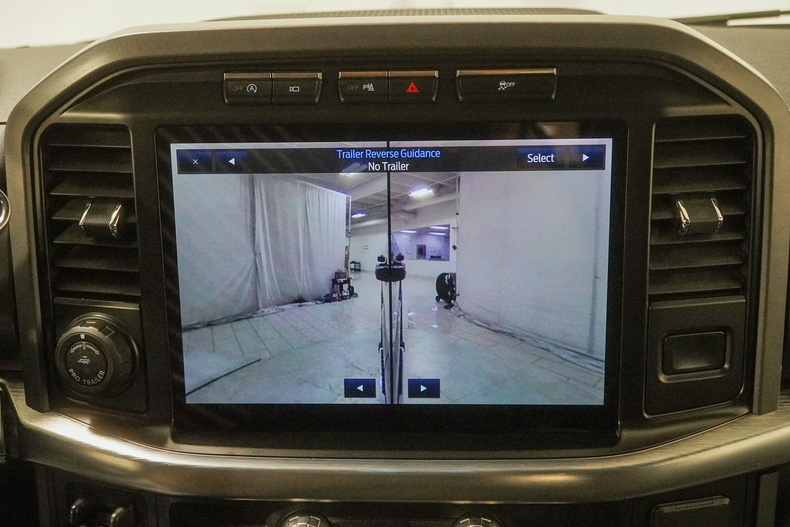 Used 2021 Ford F150 Lariat w/ Max Trailer Tow Package image 36