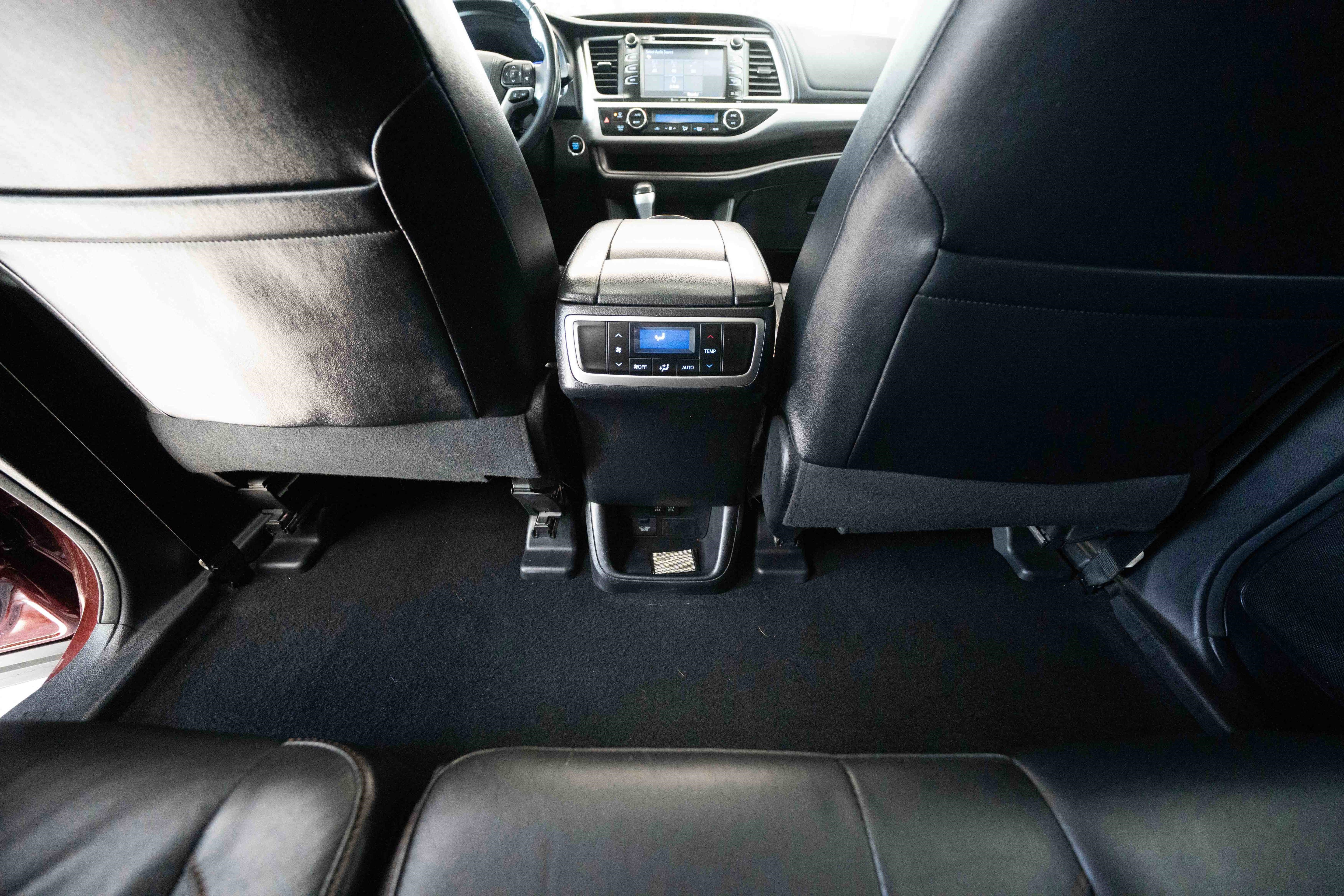 Used 2017 Toyota Highlander XLE image 22