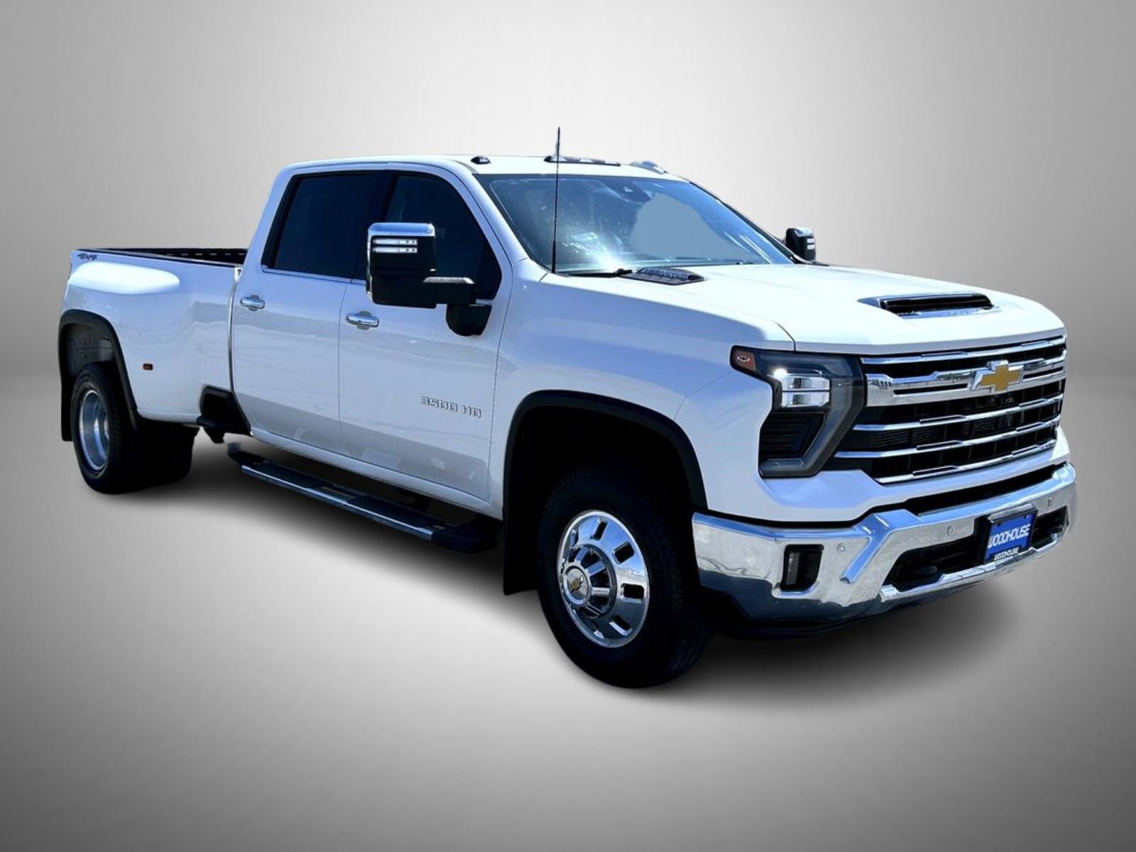 Used 2024 Chevrolet Silverado 3500 LTZ w/ LTZ Plus Package AWD/4WD image 3