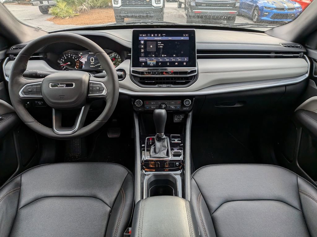 Used 2024 Jeep Compass Limited image 15