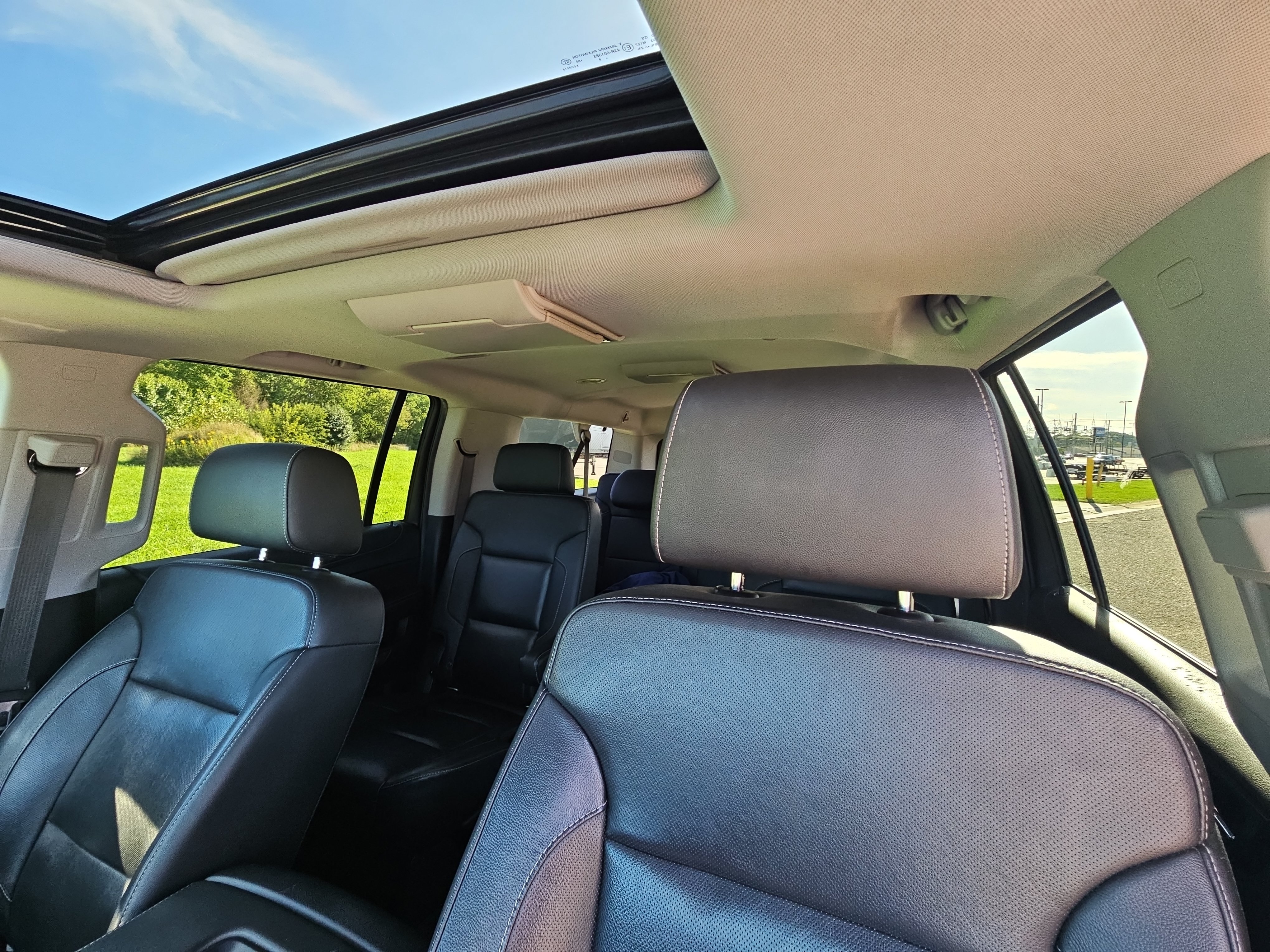 Used 2019 Chevrolet Suburban Premier AWD/4WD image 19