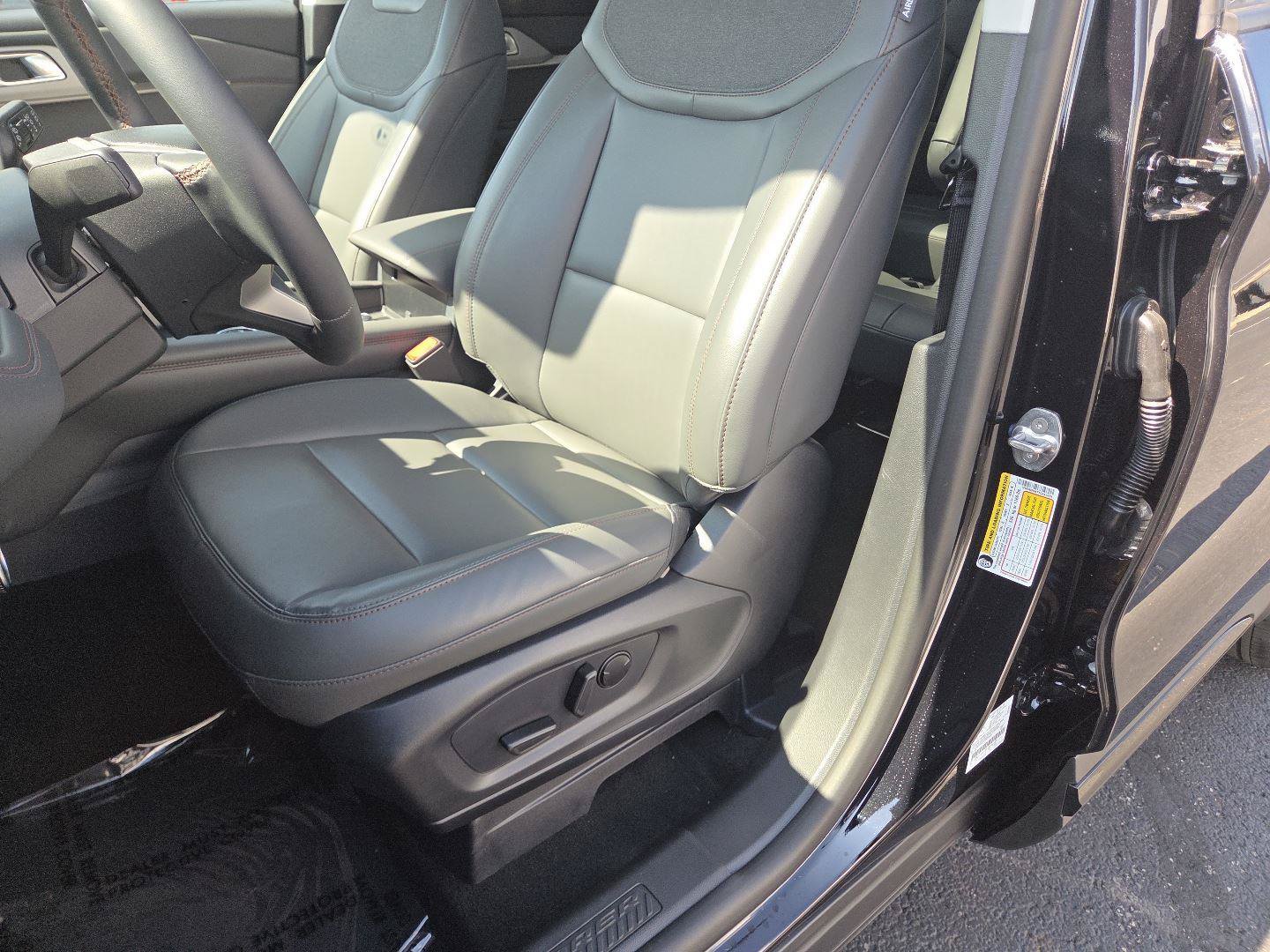 New 2026 Ford Explorer Active w/ Active Comfort Package AWD/4WD image 26
