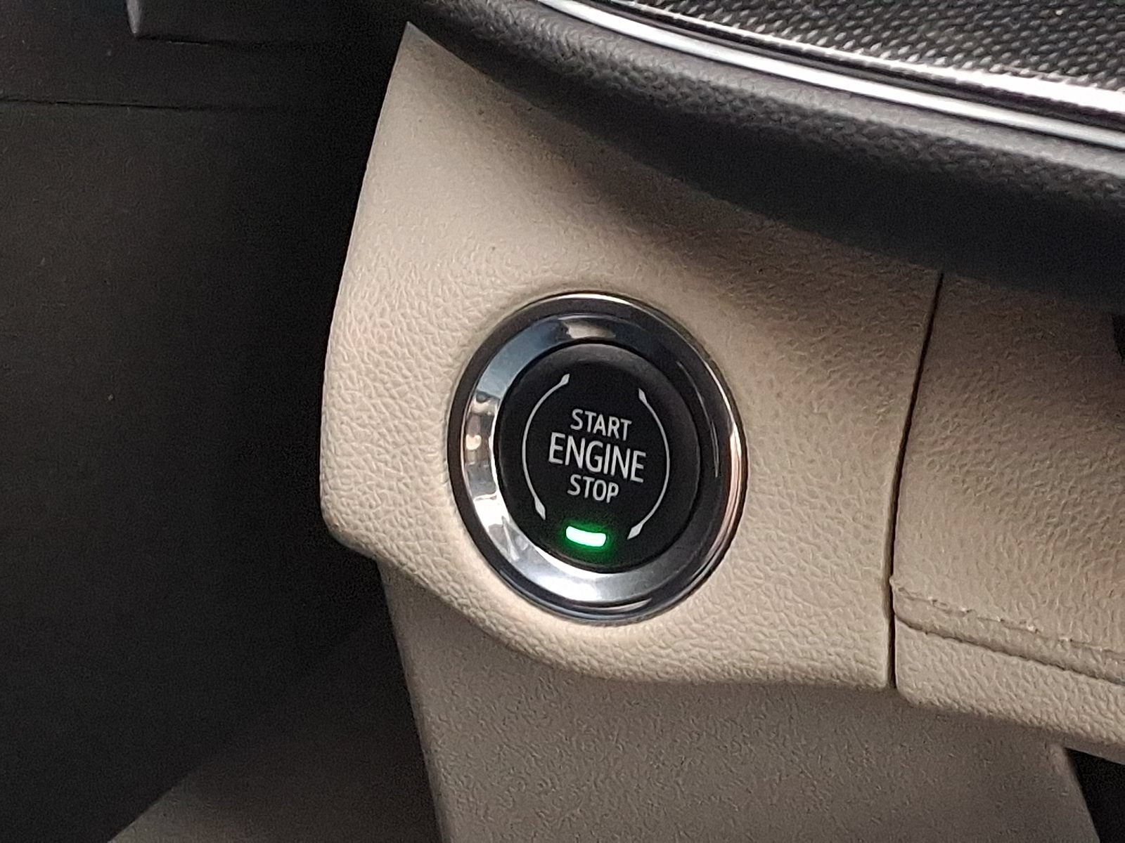 Used 2021 Buick Envision Essence AWD/4WD image 23