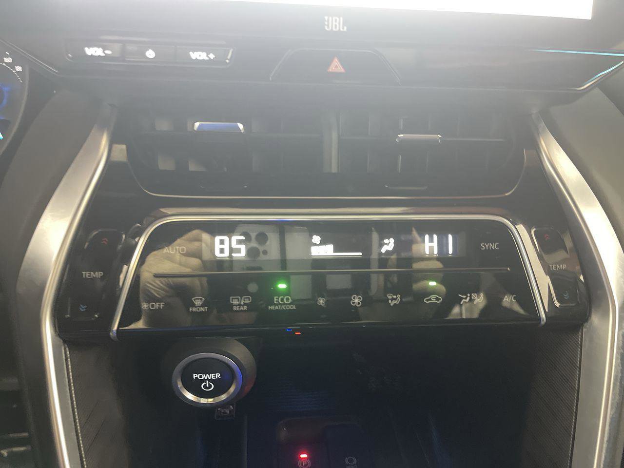 Used 2024 Toyota Venza XLE image 19