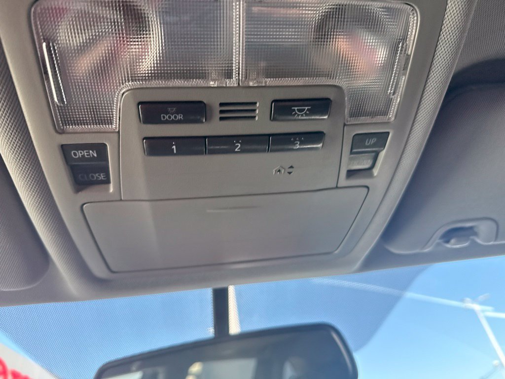 Used 2016 Toyota Highlander Limited AWD/4WD image 32
