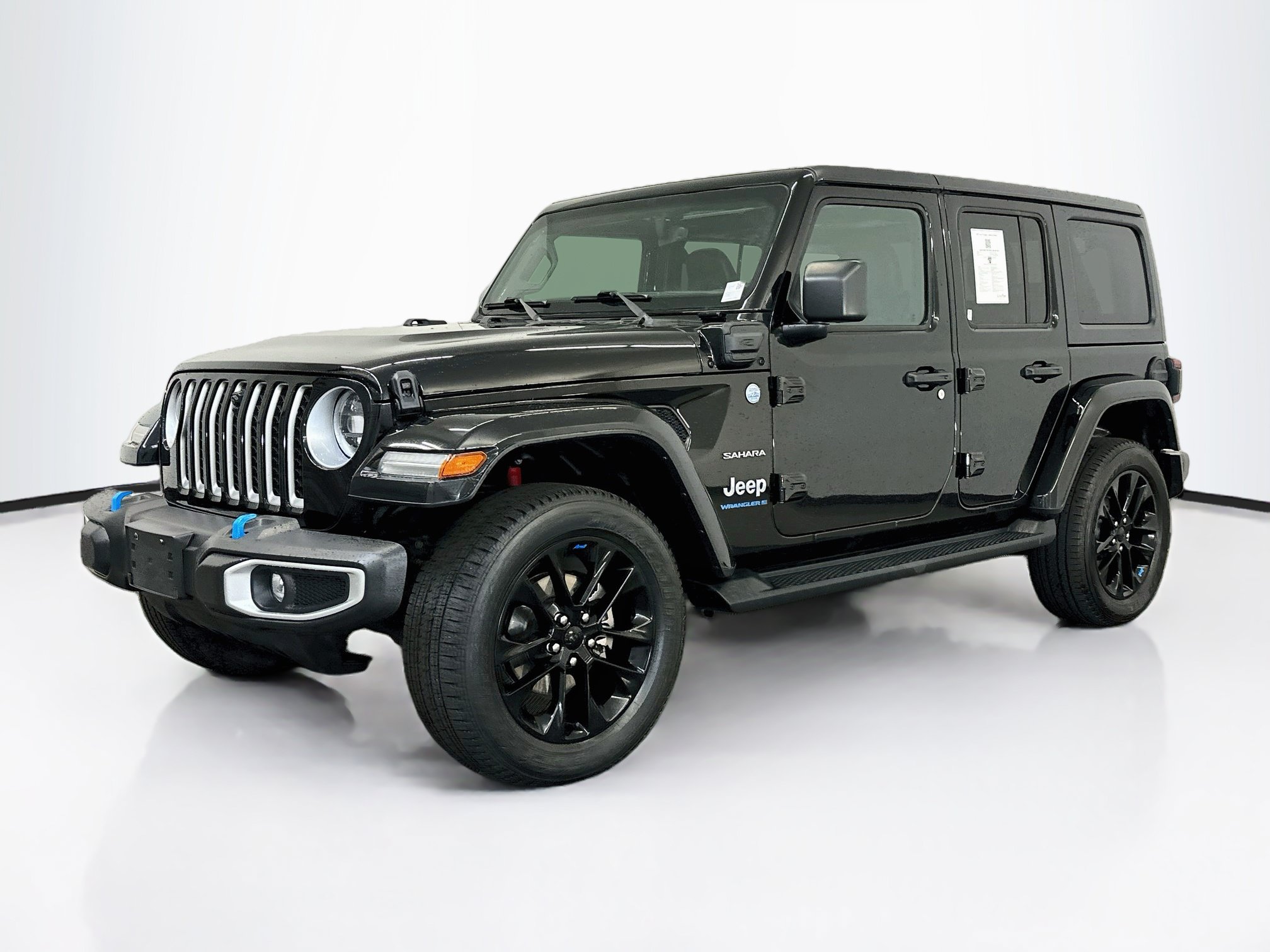 Used 2023 Jeep Wrangler Unlimited Sahara w/ Cold Weather Group AWD/4WD image 3