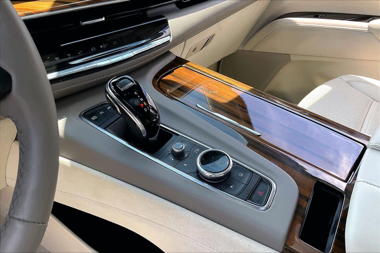 Used 2024 Cadillac Escalade ESV Sport Platinum AWD/4WD image 16