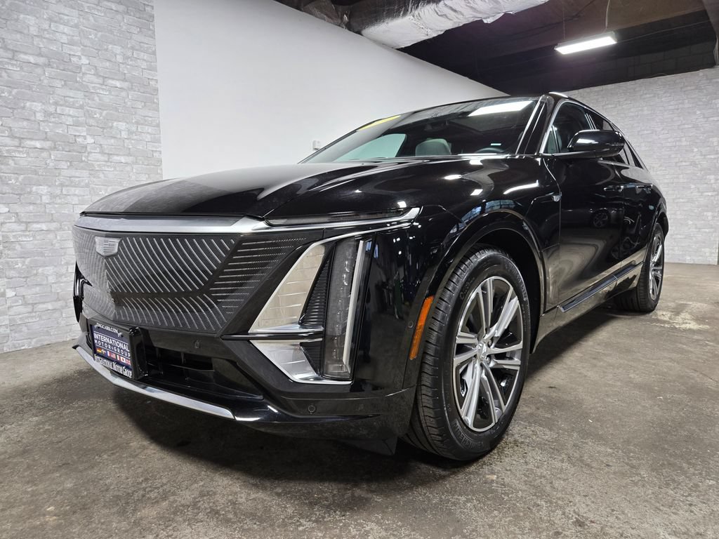 Used 2024 Cadillac Lyriq Luxury AWD/4WD image 5