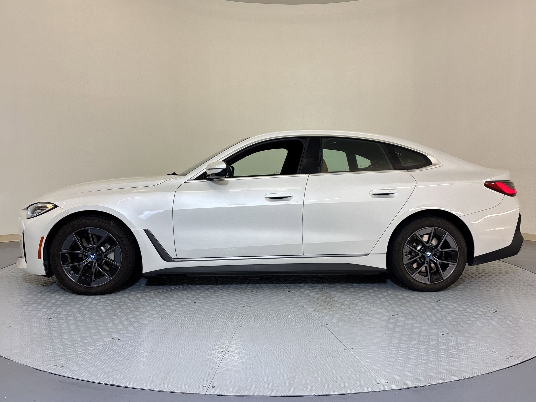 Certified 2023 BMW i4 eDrive40 w/ Premium Package image 2