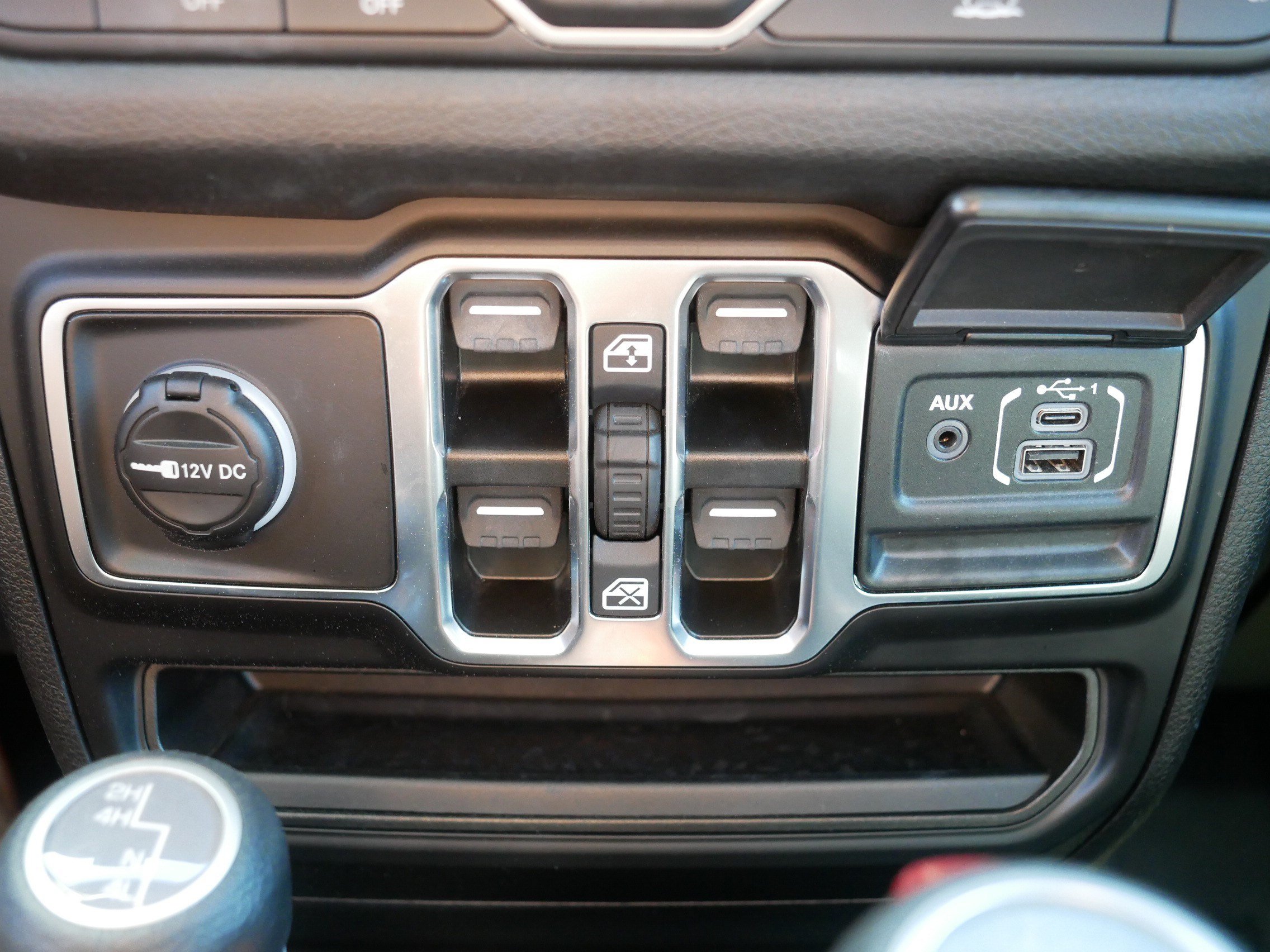 Used 2025 Jeep Gladiator Sport AWD/4WD image 31