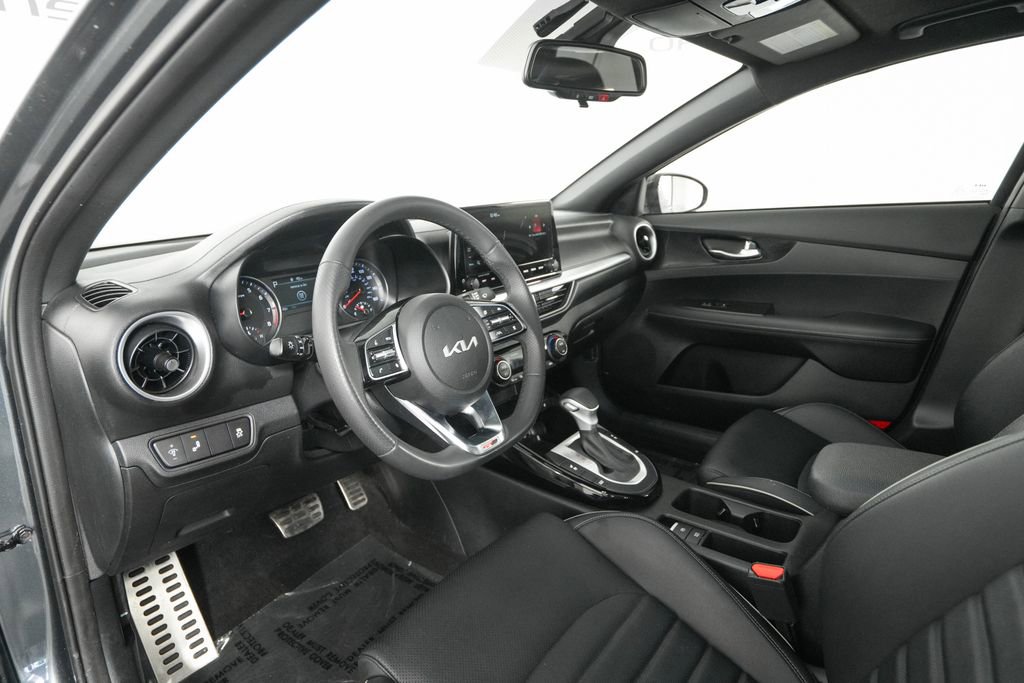 Used 2024 Kia Forte GT-Line w/ GT-Line Premium Package image 10