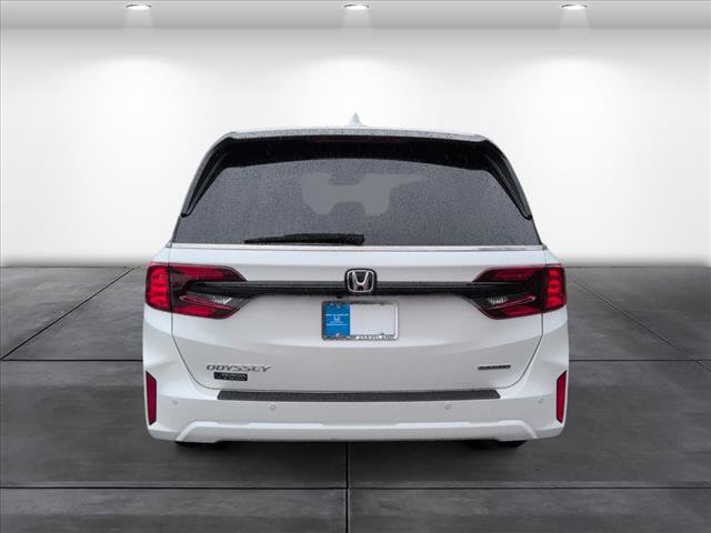 New 2026 Honda Odyssey Touring image 5