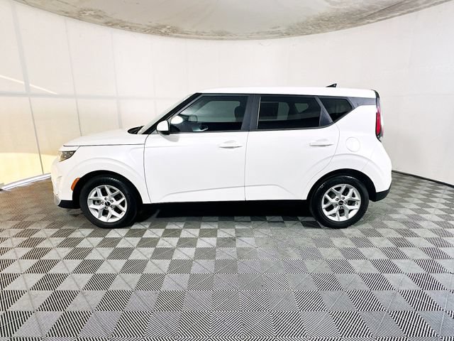 Used 2023 Kia Soul LX w/ LX Technology Package FWD image 6